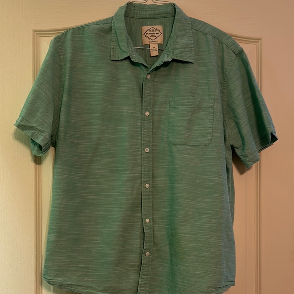 St. John’s Bay Men's Green Short Sleeve Button Shirt